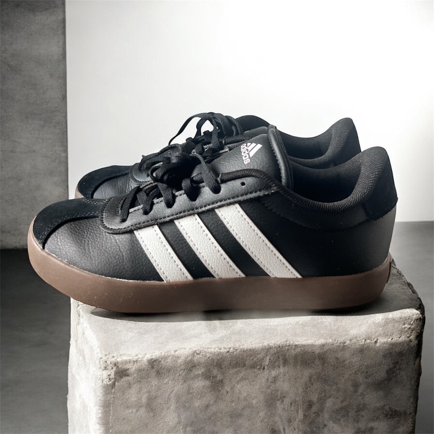 Adidas Vl Court 3.0 K Black White Gum Sneakers Youth Size 4 / Women's 6